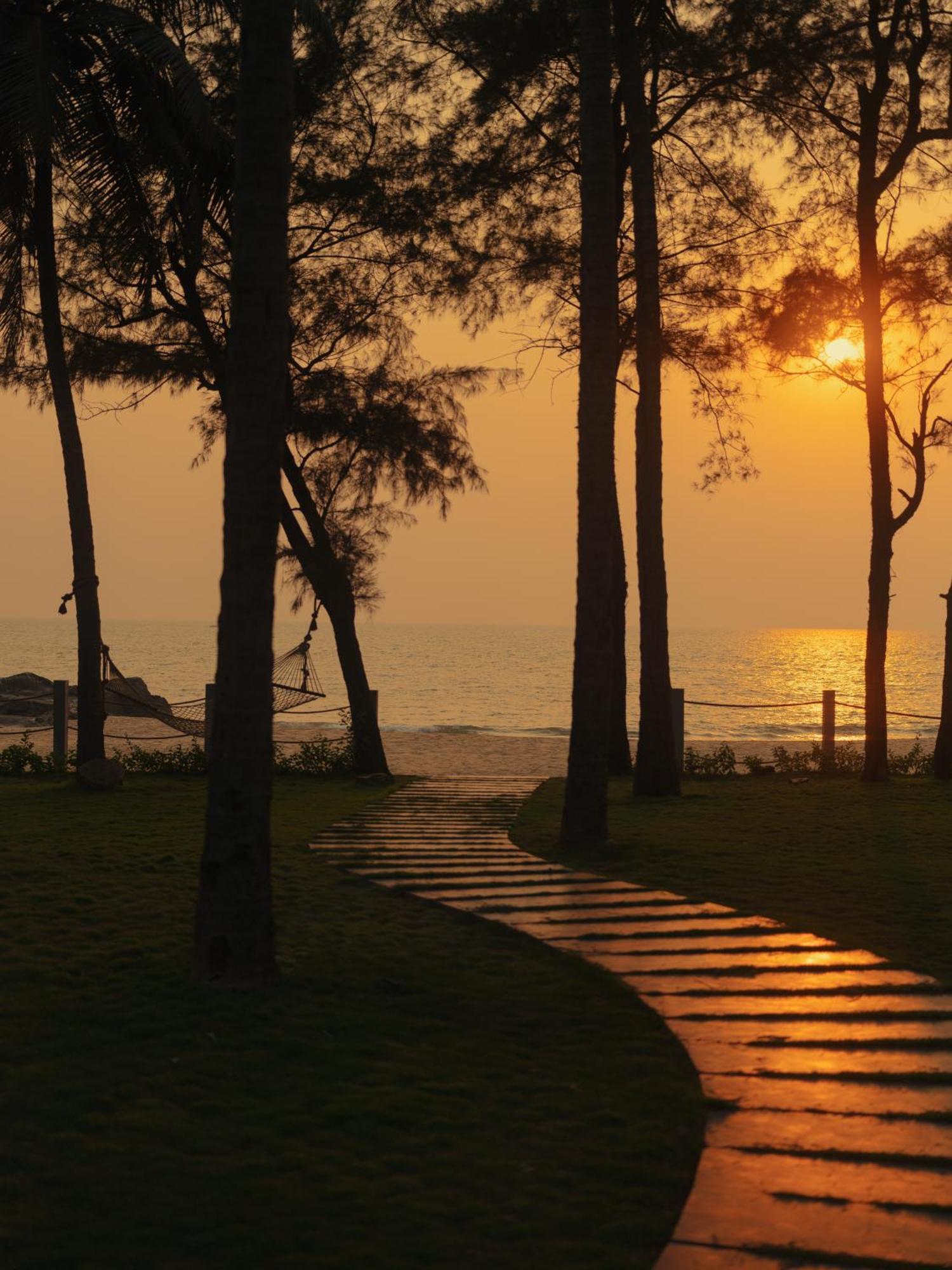 Hotel The Postcard On The Arabian Sea Udupi Esterno foto